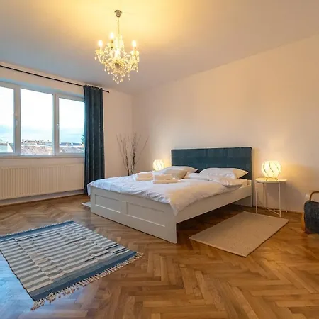 Apartment Lua Solis With Mt Tampa Views In The Old Town Brasov