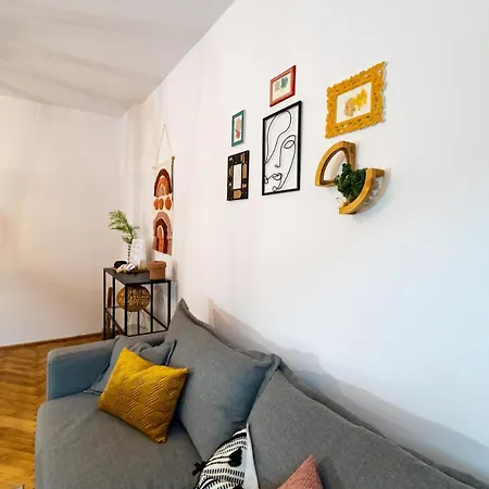 Lua Solis With Mt Tampa Views In The Old Town Apartment *