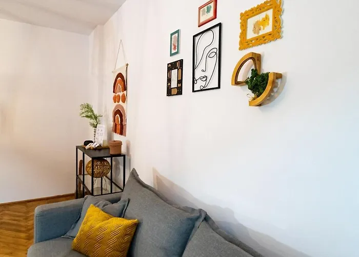 Lua Solis With Mt Tampa Views In The Old Town Apartment *